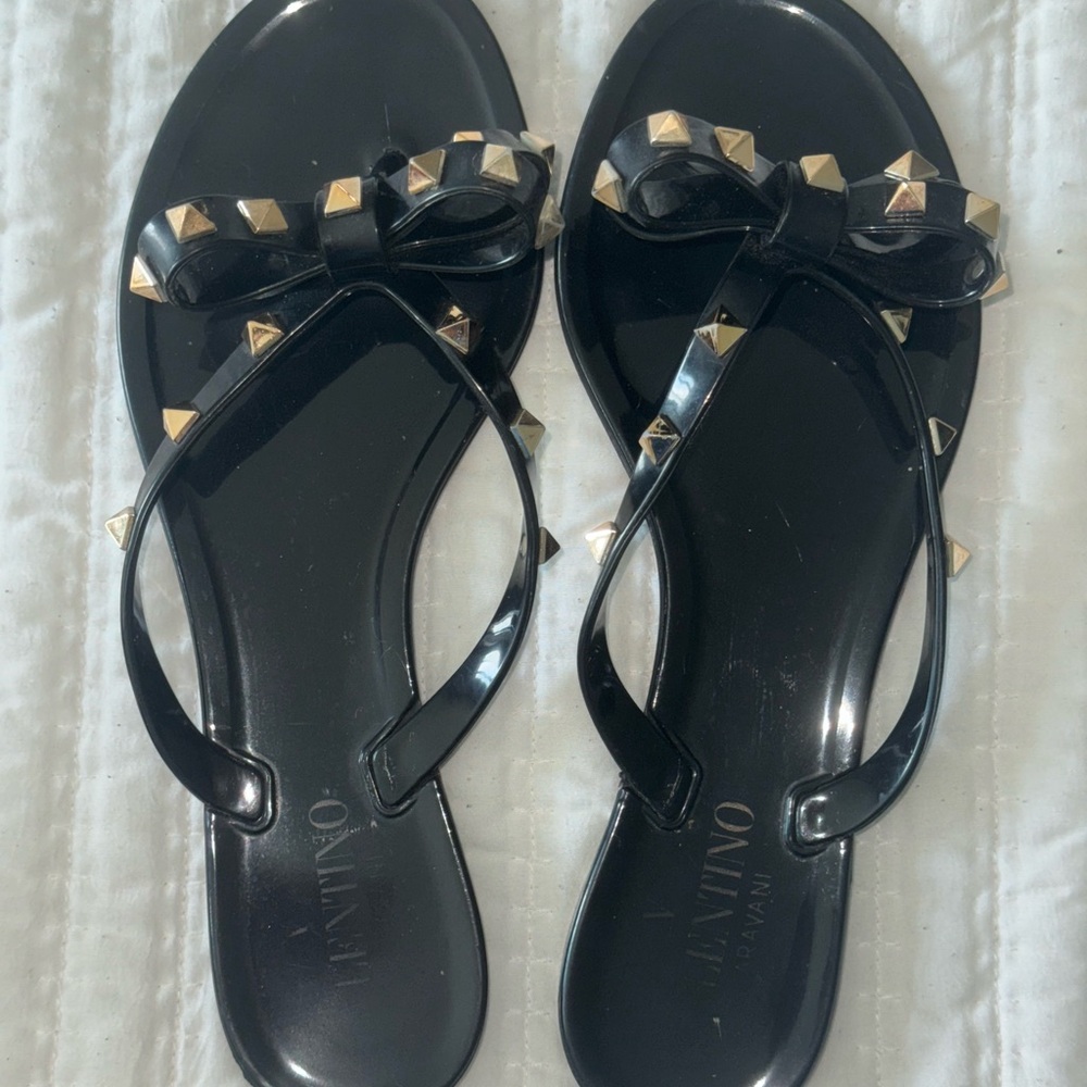 Valentino Rockstud flip flop Sandals sz 8